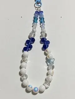 ハンドメイド 青と白の携帯ストラップ
