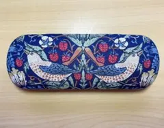 Item thumbnail for item d1b2e7bd-dd2e-4b7e-907a-2603fd3e711f