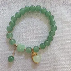 天然石ビーズブレスレット 花とどんぐりチャーム付き
