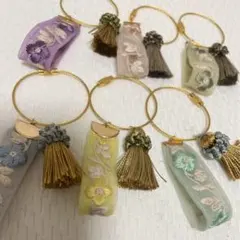 ハンドメイド インド刺繍リボンとタッセル等のキーホルダー