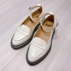 Dr. Martens ストラップローファー ホワイトのサムネイル