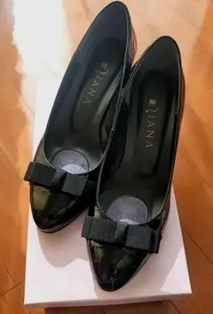 極美品☆ダイアナDIANA 23.5黒エナメルブラック レディース靴綺麗パンプス