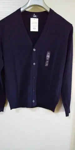 ネイビー Vネック カーディガンユニクロ