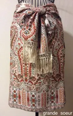 サッシュベルト付きペイズリー柄タイトスカート