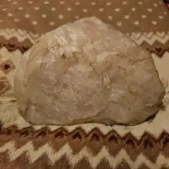 淡いピンクのローズクォーツ原石