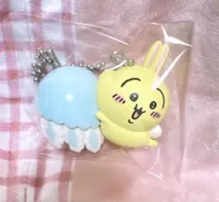 ちいかわ　うさぎ　フィギュアキーホルダー 水族館 クラゲ