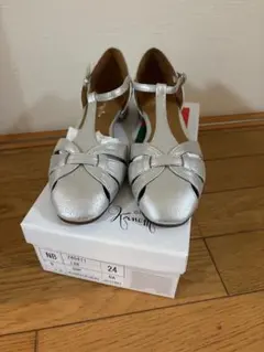 銀座かねまつ　シルバー オープントゥサンダル 24