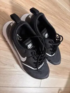 Nike ブラック/ホワイト スニーカー