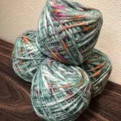 グラデーションウールヤーン4玉 グリーン系スラブヤーン