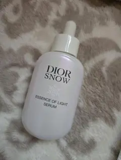 DIOR SNOW ESSENCE OF LIGHT SERUM