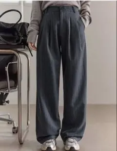 ストライプ柄　スラックス　 グレー