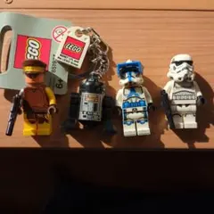 LEGO スターウォーズ　ミニフィギュア 4体セット キーホルダー付き