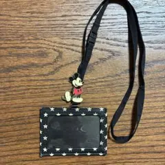 ディズニー　ミッキーマウスパスケース