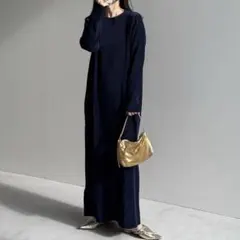 【美品】wee9s スーパーストレッチクルーネックプリーツワンピース