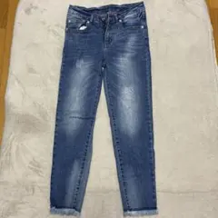カットオフ スキニーデニムパンツのサムネイル
