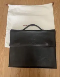 Salvatore Ferragamo レザー ビジネスバッグ ブラック