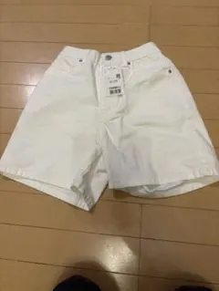 【新品】ホワイトショートパンツ コットン　ハニーズ