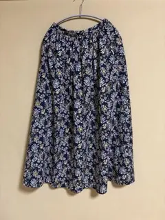 URBAN RESEARCH サニーレーベル　花柄フレアスカート ネイビー 38のサムネイル