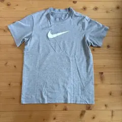 Nike DRI-FIT グレー Tシャツ S 140