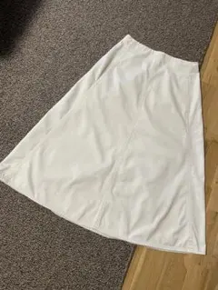 ユニクロ　ホワイト フレアスカート Aライン