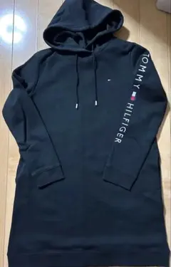 TOMMY HILFIGER 袖ロゴスウェットワンピース ブラックM美品