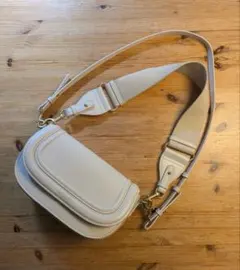 ZARA オフホワイト ショルダーバッグ