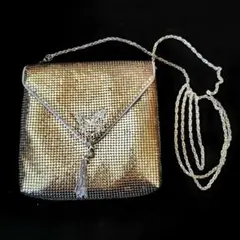 セール！ゴールド しなやかな素材 ポシェット　パーティー