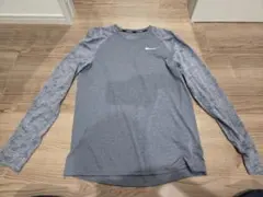 NIKERUNNING　ナイキランニング　トレーニングウェア　ランニングウェア