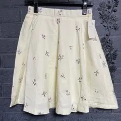 【新品 未使用‼️】earth music & ecology 刺繍スカート