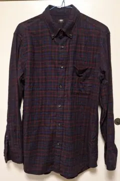 ユニクロ ネイビーと赤のチェックネルシャツ