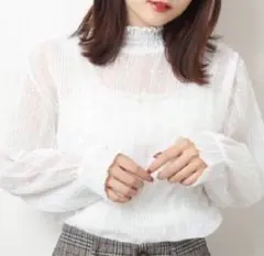 レイカズン　ドットプリーツドビーブラウス　ホワイト　[美品]