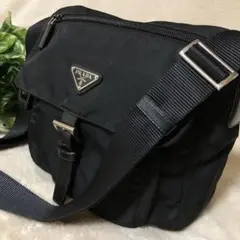ゆた様専用　美品♡ プラダ　ショルダーバッグ　斜め掛け　ロゴ　ナイロン　ブラック