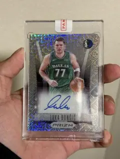 Luka Doncic サイン入り 20/25 Prizmカード