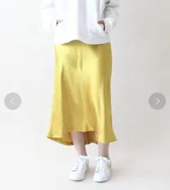サテンカラーペンシルスカートのサムネイル