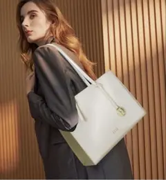 アイボリー トートバッグ 合成皮革　A4