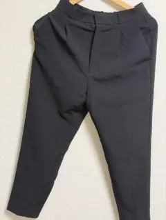 GU ジーユー　ストレッチテーパードパンツ ブラック　M