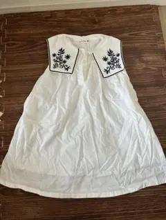branshes 刺繍付きホワイトノースリーブワンピース 美品