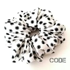 ボリュームシュシュ[手描き風ドット柄]