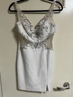 ビーズ刺繍 ホワイト タイトドレス