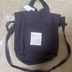 ダークブラウン肩掛けバッグ