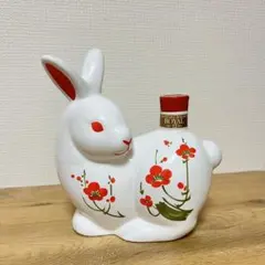 【未開栓・古酒】サントリー ウイスキー ローヤル 干支ボトル 卯のサムネイル