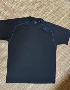 asics シャツ 黒色 デザインのサムネイル