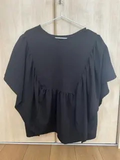 フレアシルエット半袖トップス