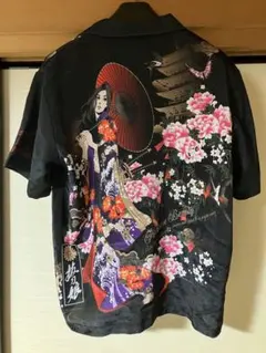 【抜刀娘】Ｔシャツ　総刺繍　和柄　菊　和服美人　五重の塔　和傘