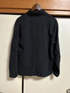 ブラック ジップアップジャケット