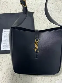 Item thumbnail for item 71d0f07c-5a0e-4f7e-94d5-248a67658c5e