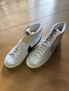 NIKE BLAZER MID ‘77 VNTG