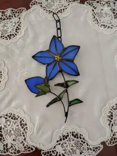 ステンドグラス　キキョウの花　オーナメント　ウォールデコ