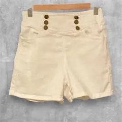 白 ハイウエストショートパンツ デニム生地 ウエスト後ろゴム ポケット ボタン付