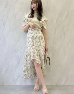 新品タグ付　dazzlin ダズリン　ヘムスカート　　M 価格8.690円